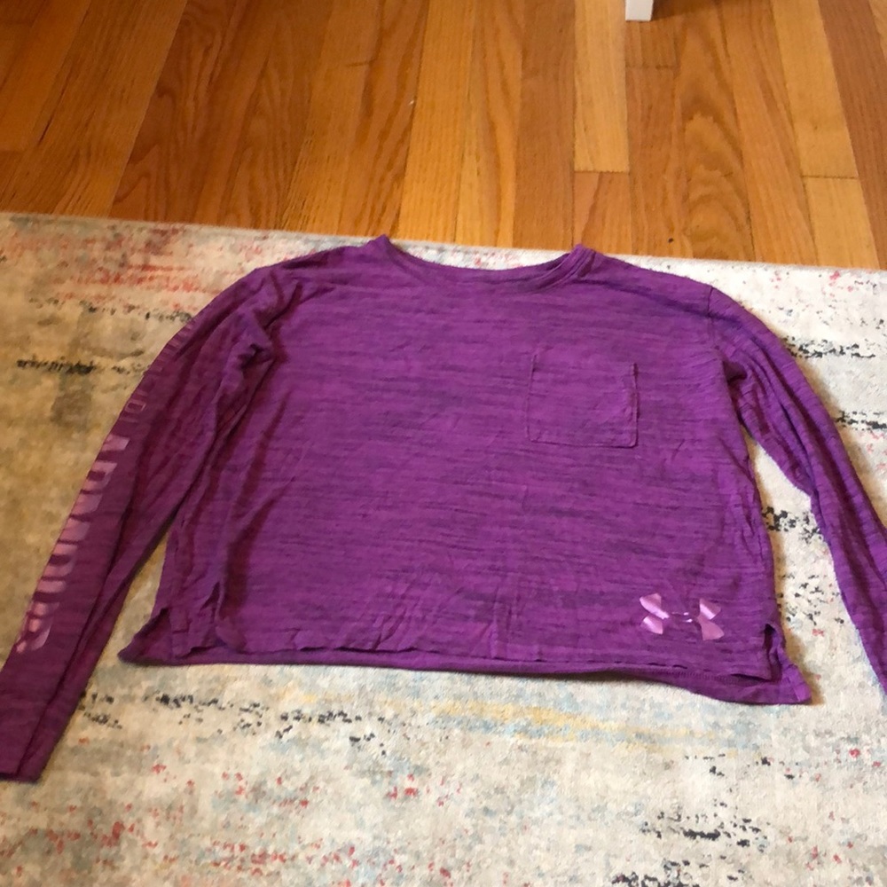 cropped athletic long sleeved shirt with pocket!